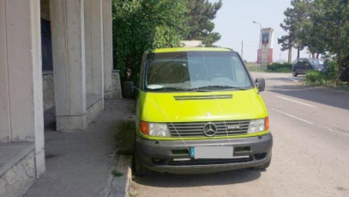 Doi indivizi au încercat să scoată din România maşini cu ITP falsificat